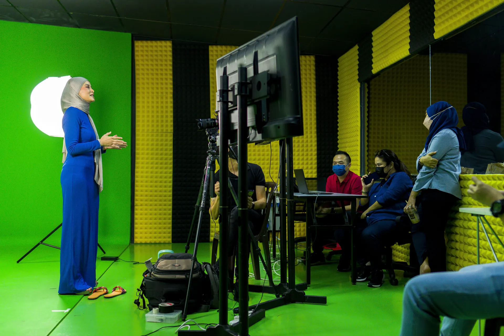 Daphne Iking leading a studio training session